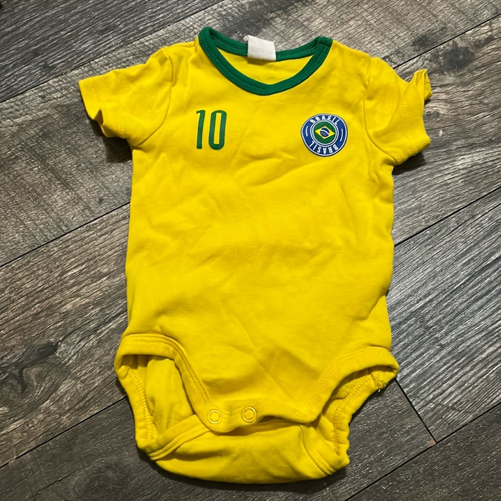 BRASIL SOCCER onesie #10 short sleeve body suit 4-6 months H&M